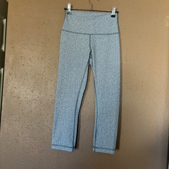 lululemon athletica Pants - Lululemon Wunder Under High-Rise Crop 21 Grey White Crackle Print Leggings  4